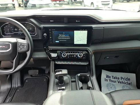 Used 2025 GMC Sierra 1500 AT4 w/ AT4 Premium Package AWD/4WD image 12