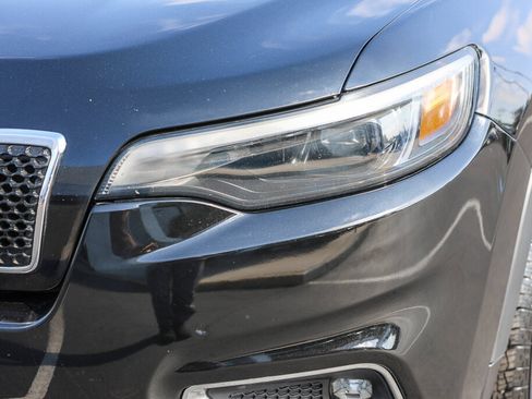 Used 2019 Jeep Cherokee Limited FWD image 19