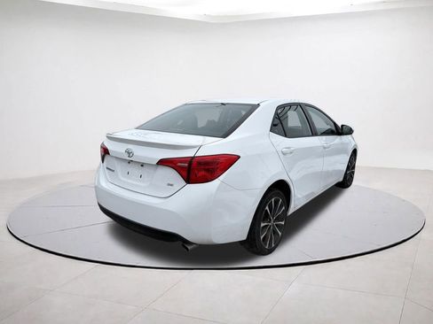 Used 2017 Toyota Corolla SE image 3