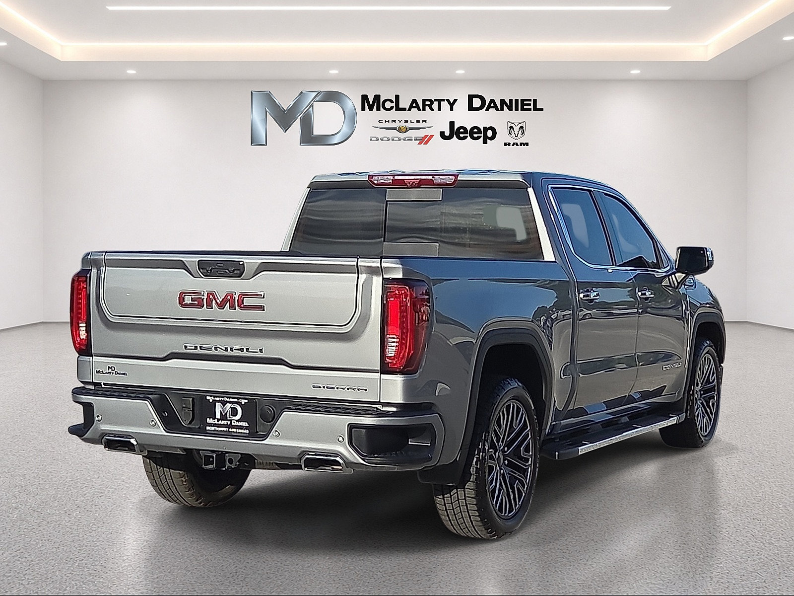 Used 2026 GMC Sierra 1500 Denali w/ Technology Package AWD/4WD image 5