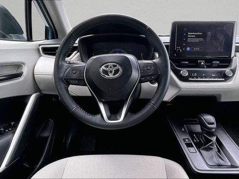 Certified 2026 Toyota Corolla Cross LE FWD image 11