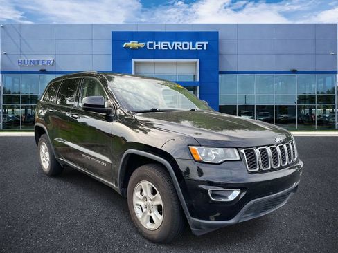 Used 2017 Jeep Grand Cherokee Laredo w/ Quick Order Package 23E AWD/4WD image 1
