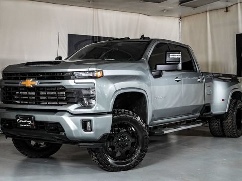 Used 2024 Chevrolet Silverado 3500 LT w/ Convenience Package AWD/4WD image 5