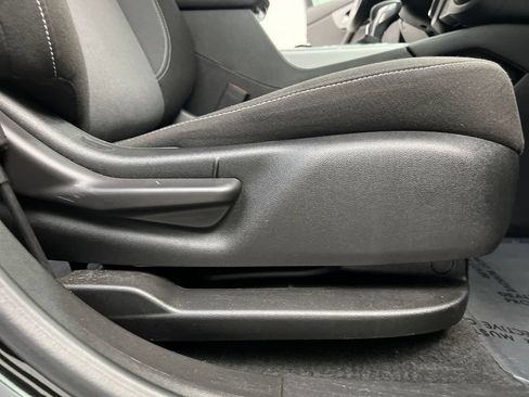 Used 2025 Chevrolet Blazer LT FWD image 29