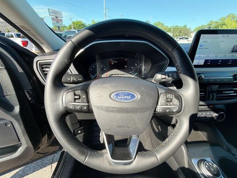 Used 2022 Ford Escape SEL AWD/4WD image 27