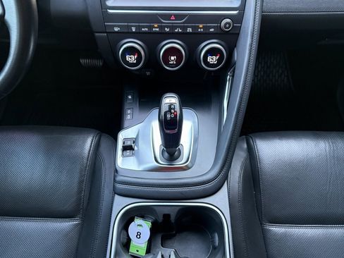 Used 2018 Jaguar E-PACE S image 28