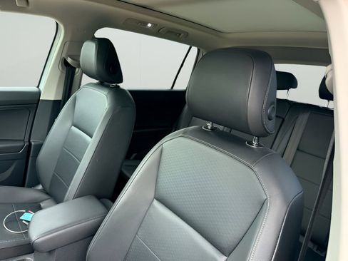 Used 2019 Volkswagen Tiguan SEL FWD image 10