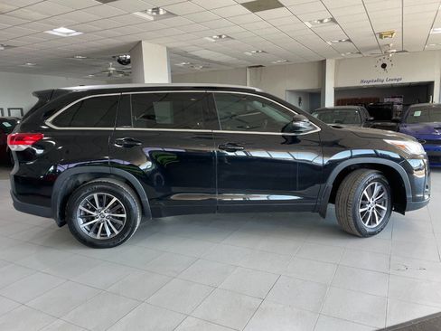 Used 2017 Toyota Highlander XLE image 10
