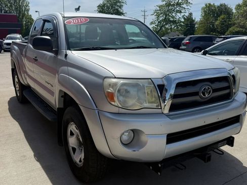 Used 2010 Toyota Tacoma 4x4 Access Cab V6 image 2