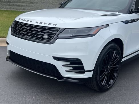 Certified 2026 Land Rover Range Rover Velar Dynamic SE AWD/4WD image 11