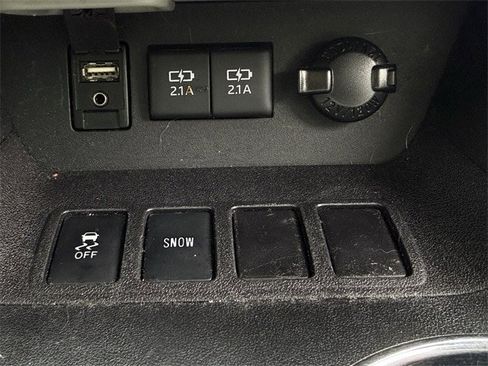 Used 2017 Toyota Highlander LE image 20