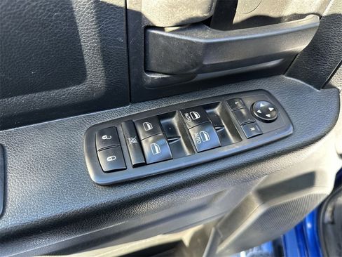 Used 2017 RAM 1500 Express image 5