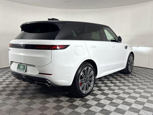 Used 2024 Land Rover Range Rover Sport Dynamic SE image 9