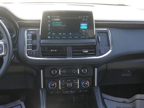 Used 2024 Chevrolet Suburban LT AWD/4WD image 17