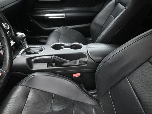 Used 2015 Ford Mustang Premium image 17