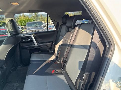 Used 2018 Toyota 4Runner SR5 Premium AWD/4WD image 7