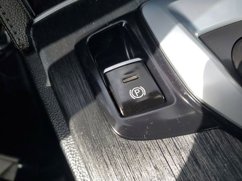 Used 2022 Alfa Romeo Stelvio Sprint image 25