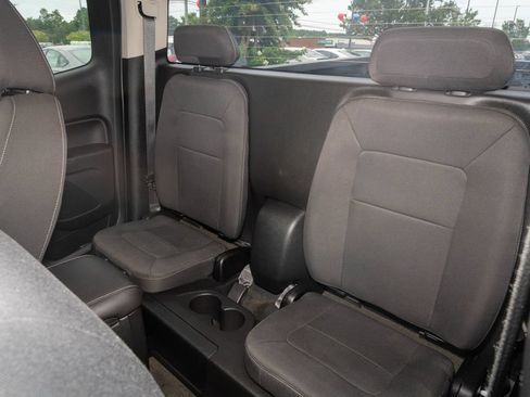 Used 2018 GMC Canyon SLE RWD image 14