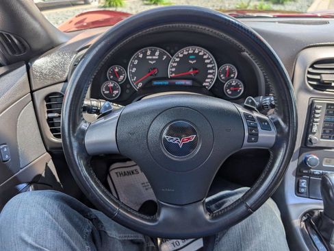 Used 2007 Chevrolet Corvette Coupe w/ Preferred Equipment Group RWD image 17