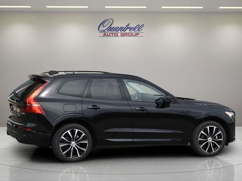 Used 2023 Volvo XC60 B5 Plus w/ Climate Package AWD/4WD image 3
