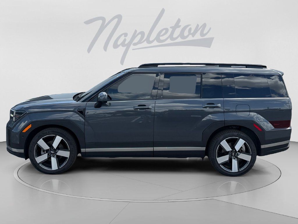 Used 2025 Hyundai Santa Fe Limited FWD image 2