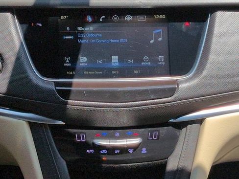 Used 2018 Cadillac XT5 FWD image 18