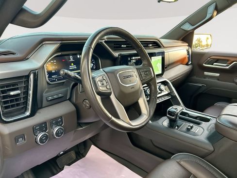 Used 2023 GMC Sierra 1500 Denali w/ Technology Package AWD/4WD image 15