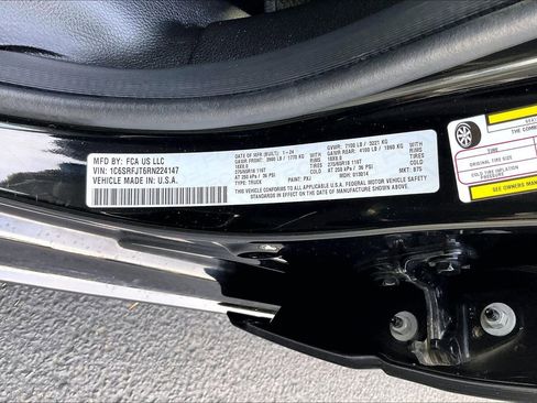 Used 2024 RAM 1500 Laramie image 29