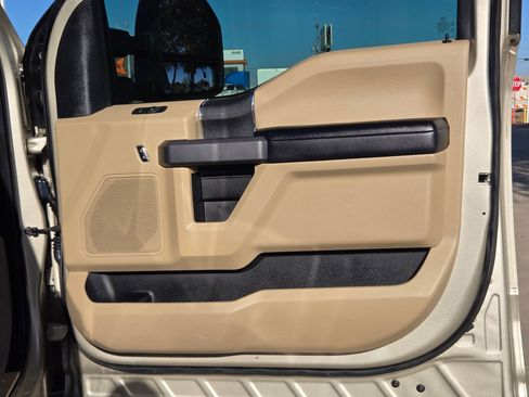 Used 2017 Ford F250 XLT w/ XLT Value Package image 33