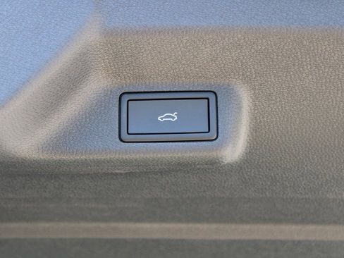 New 2025 Volkswagen ID. Buzz Pro S Plus image 21