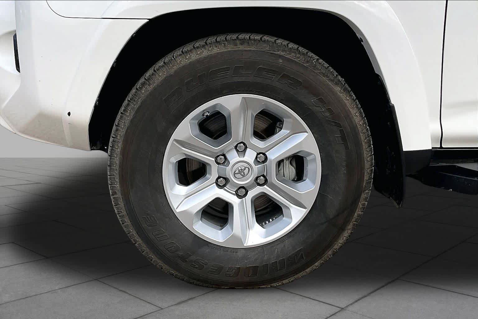 Used 2021 Toyota 4Runner SR5 w/ Wilderness Package (TMS) RWD image 11