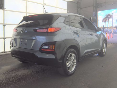 Used 2021 Hyundai Kona SE FWD image 3