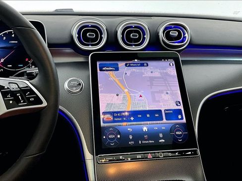 Used 2025 Mercedes-Benz C 300 4MATIC Sedan w/ Exclusive Trim Package image 9