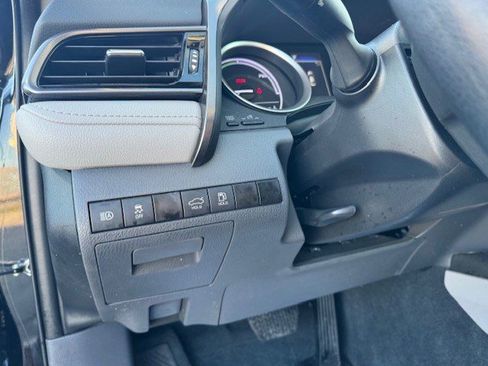 Used 2022 Toyota Camry LE image 13