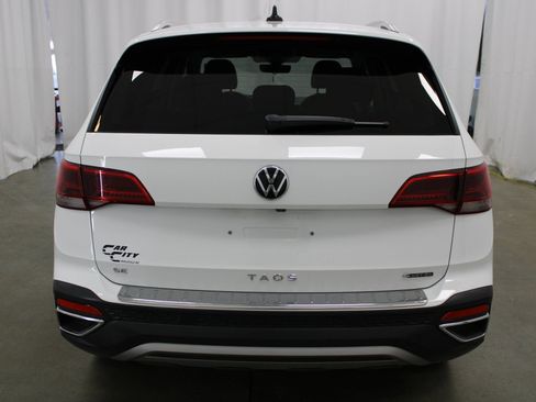 Used 2022 Volkswagen Taos SE image 7