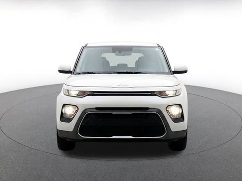 Used 2025 Kia Soul LX w/ LX Technology Package FWD image 2