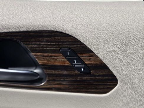 Used 2022 Chrysler Pacifica Limited image 37