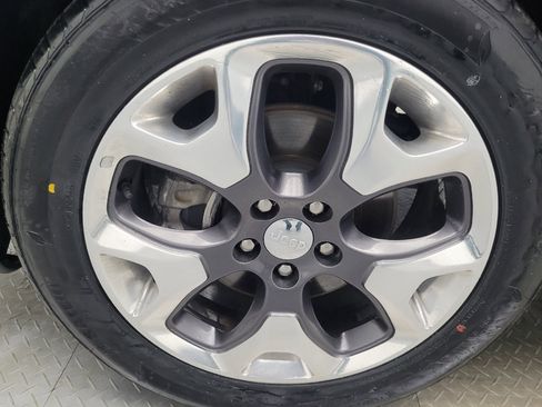 Used 2019 Jeep Compass Limited FWD image 31