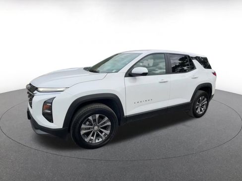 Used 2025 Chevrolet Equinox LT image 8