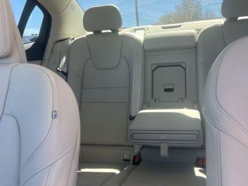 Used 2025 Volvo S60 B5 Plus w/ Climate Package image 33