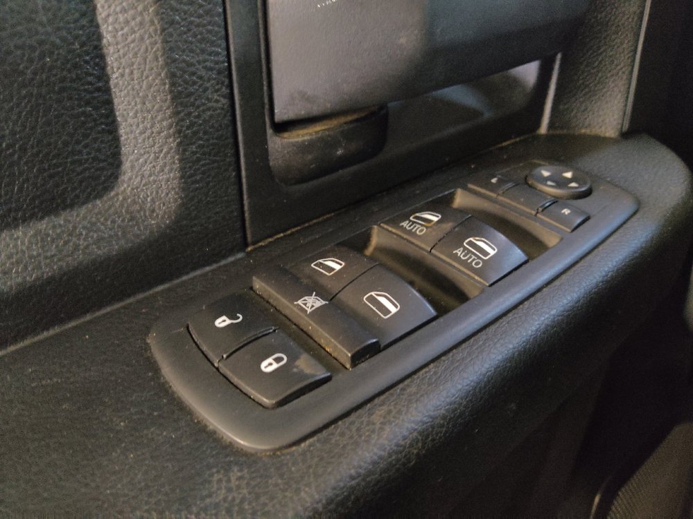 Used 2020 RAM 1500 Tradesman w/ Chrome Appearance Group RWD image 27