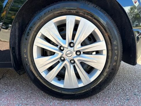 Used 2025 Nissan Sentra S image 28