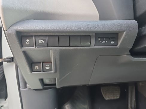 Used 2024 Toyota Sienna XLE image 22