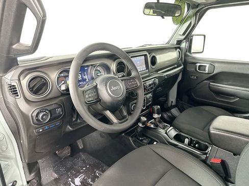 Used 2023 Jeep Wrangler Unlimited w/ Convenience Group image 19