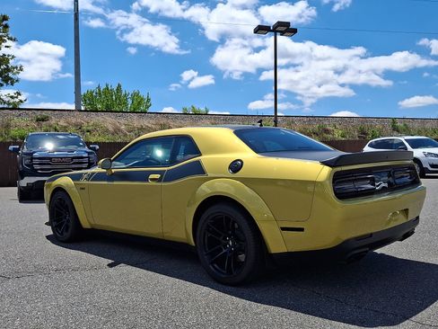 Used 2021 Dodge Challenger R/T Scat Pack RWD image 4