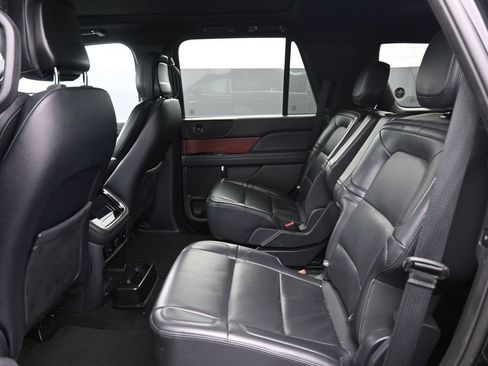 Used 2024 Lincoln Navigator Premiere AWD/4WD image 15