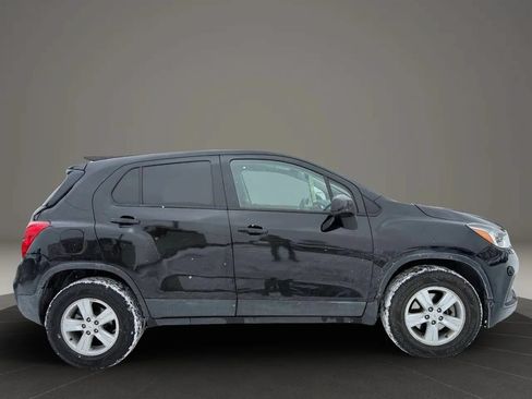 Used 2020 Chevrolet Trax LS w/ Tint and Cruise Package AWD/4WD image 7