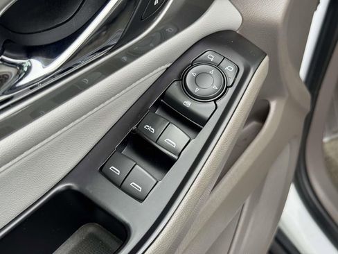 Used 2018 Chevrolet Traverse LT w/ LPO, Floor Liner Package image 15