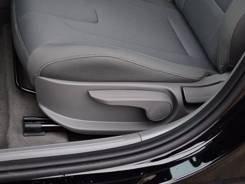 New 2026 Hyundai Elantra SE image 15