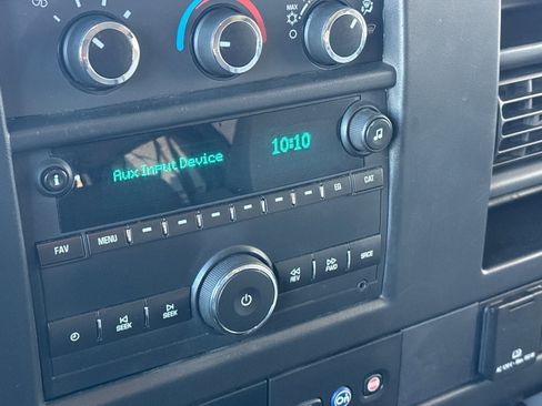 Used 2018 GMC Savana 3500 LT w/ LT Preferred Equipment Group image 19